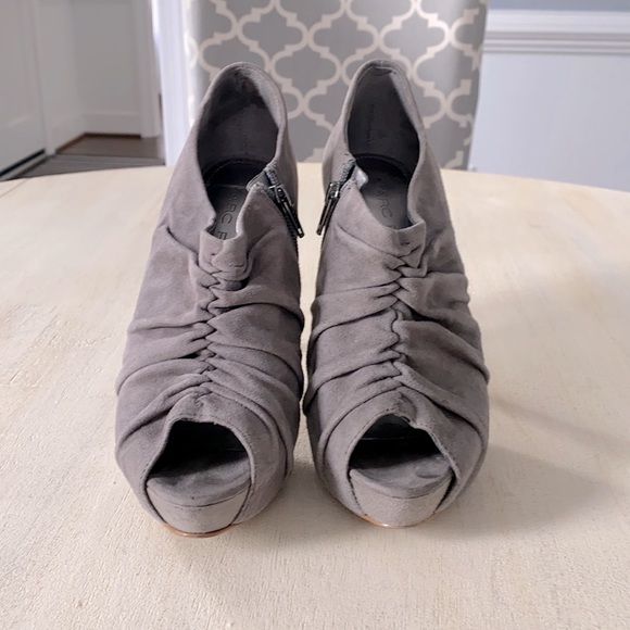 Marc fisher Clearly gray suede open toe platform heels 7 - Picture 5 of 8